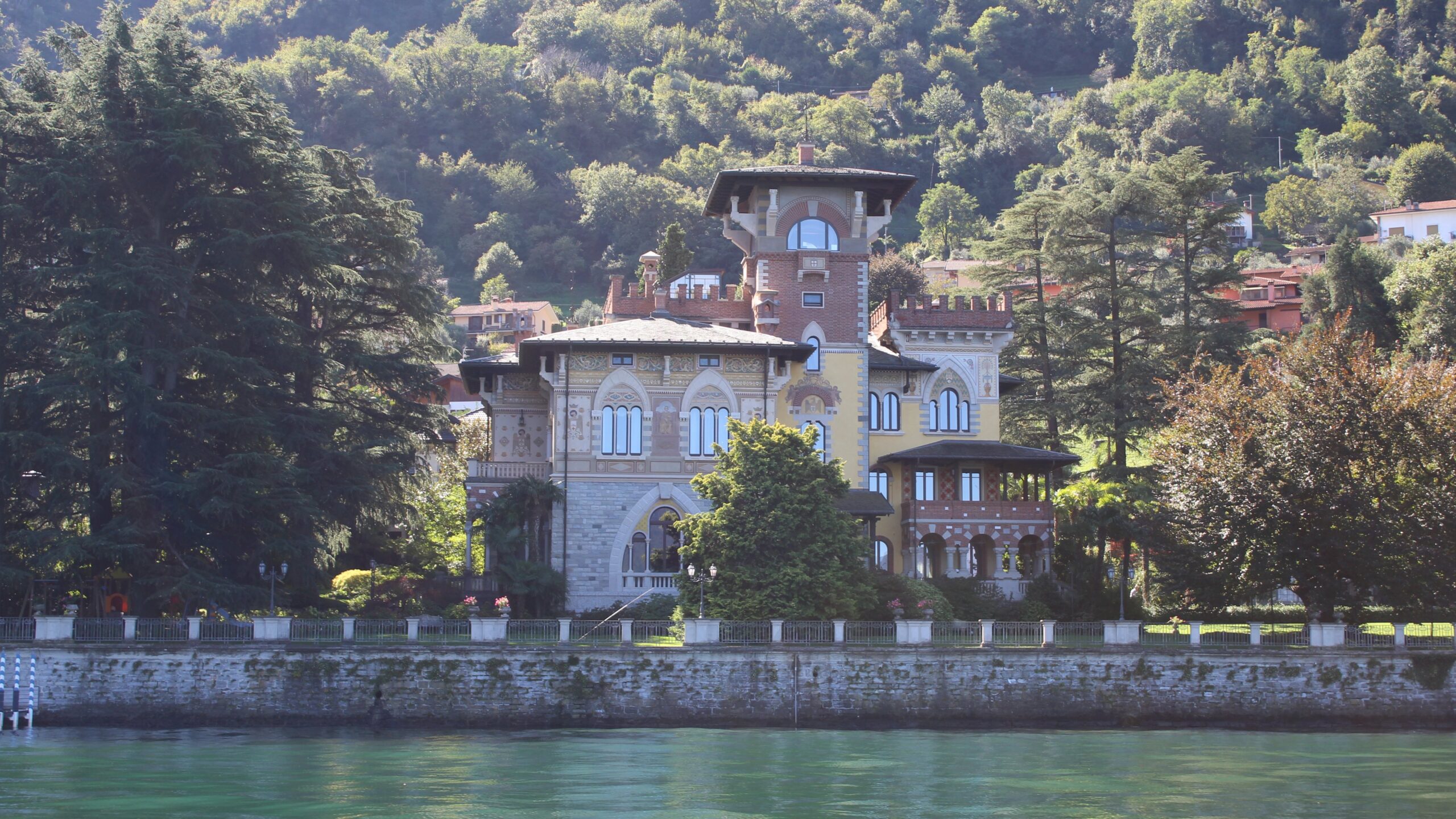 12. Villa Limonta Kogan 12. Villa Limonta Kogan
